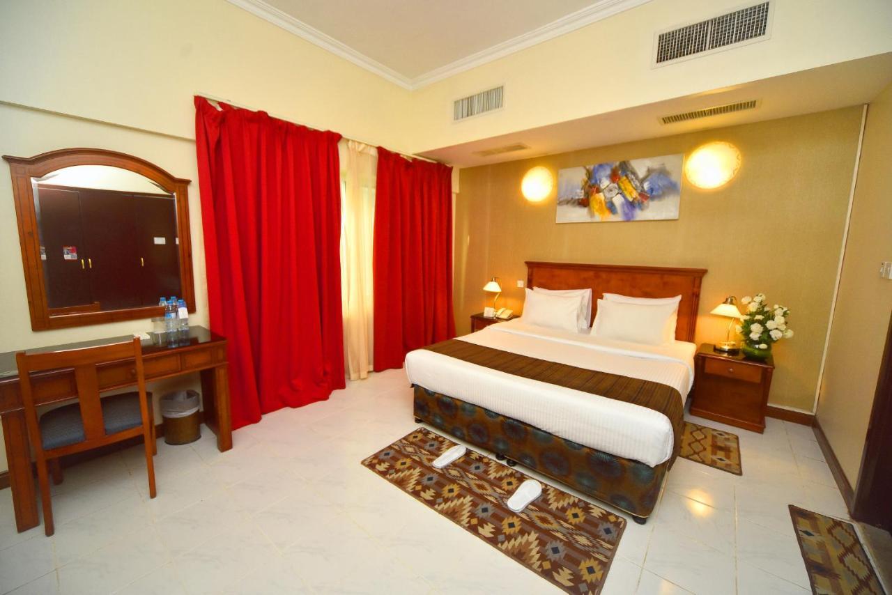 Nejoum Al Emarat Hotel Sharjah Buitenkant foto