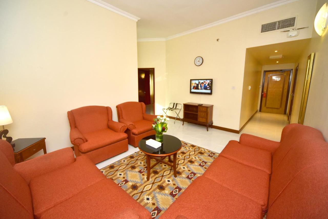 Nejoum Al Emarat Hotel Sharjah Buitenkant foto