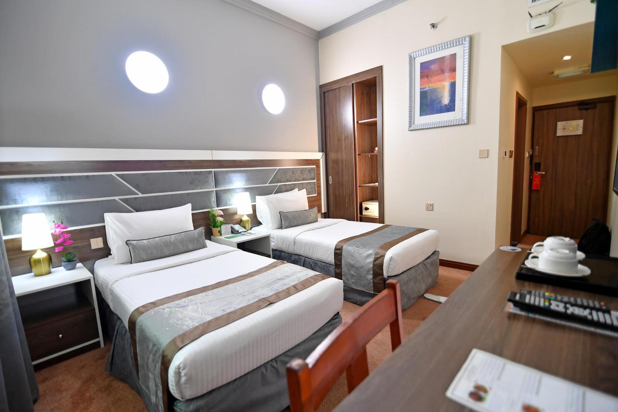 Nejoum Al Emarat Hotel Sharjah Buitenkant foto