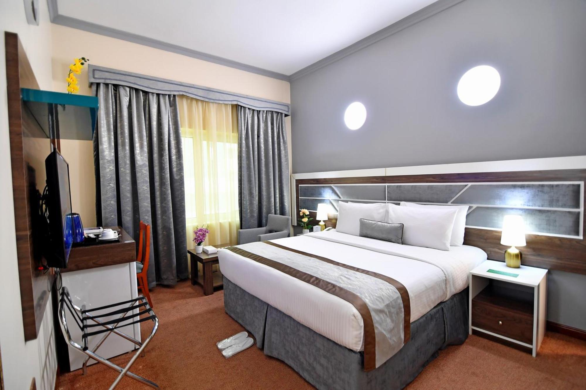 Nejoum Al Emarat Hotel Sharjah Buitenkant foto