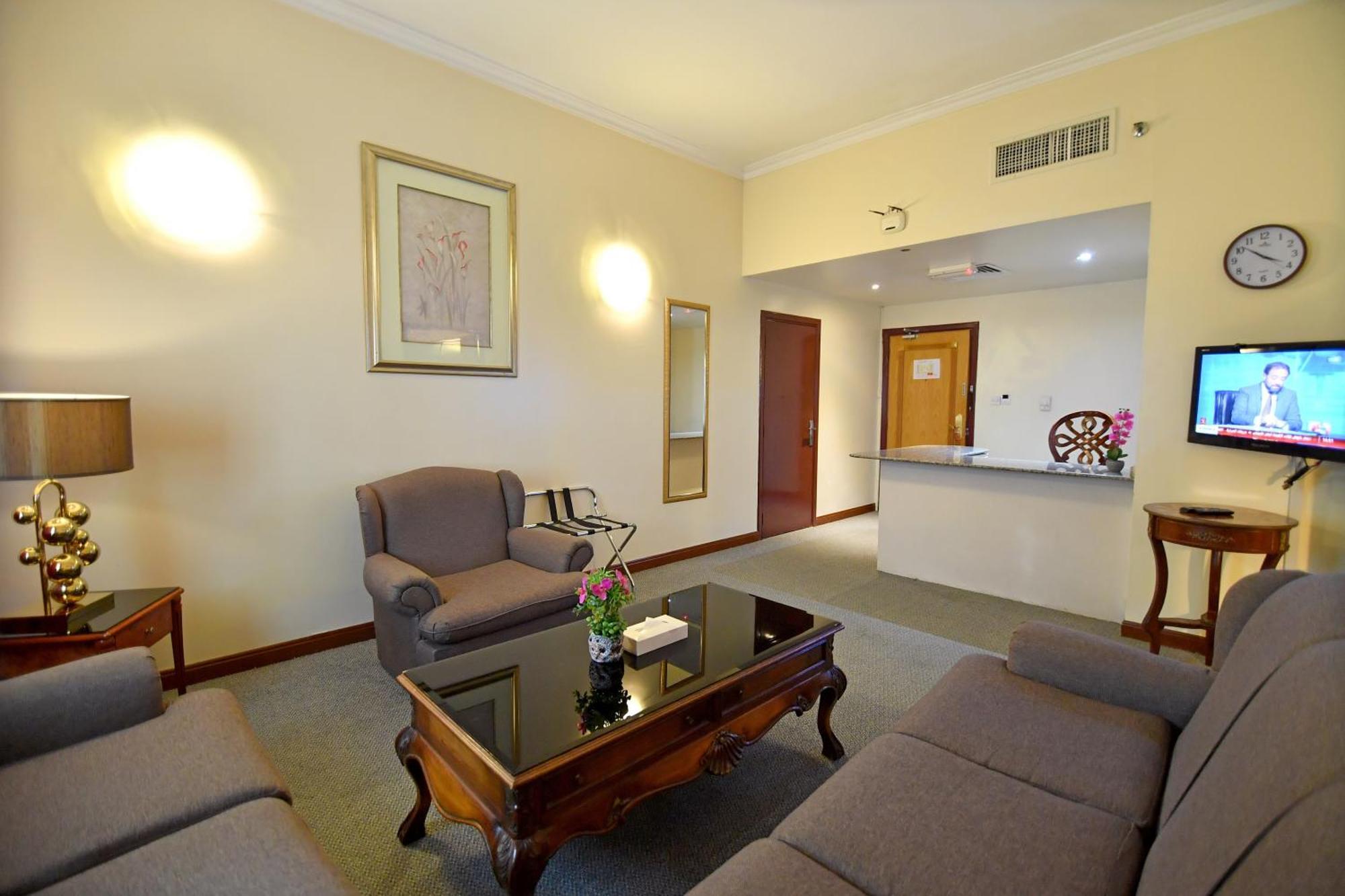 Nejoum Al Emarat Hotel Sharjah Buitenkant foto