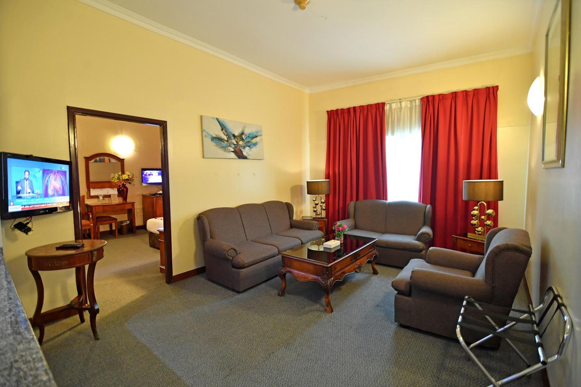 Nejoum Al Emarat Hotel Sharjah Buitenkant foto